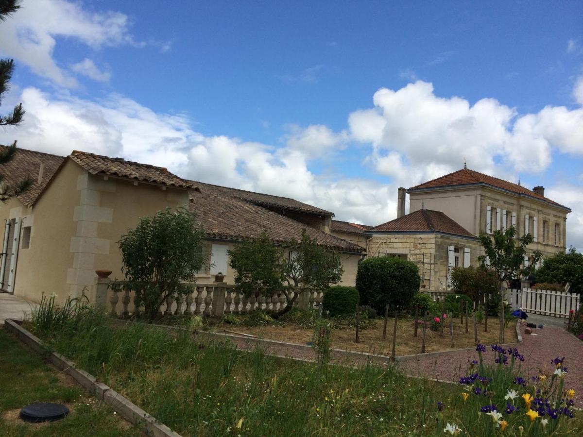 Bed and Breakfast Chateau Couchebout Pugnac Екстер'єр фото