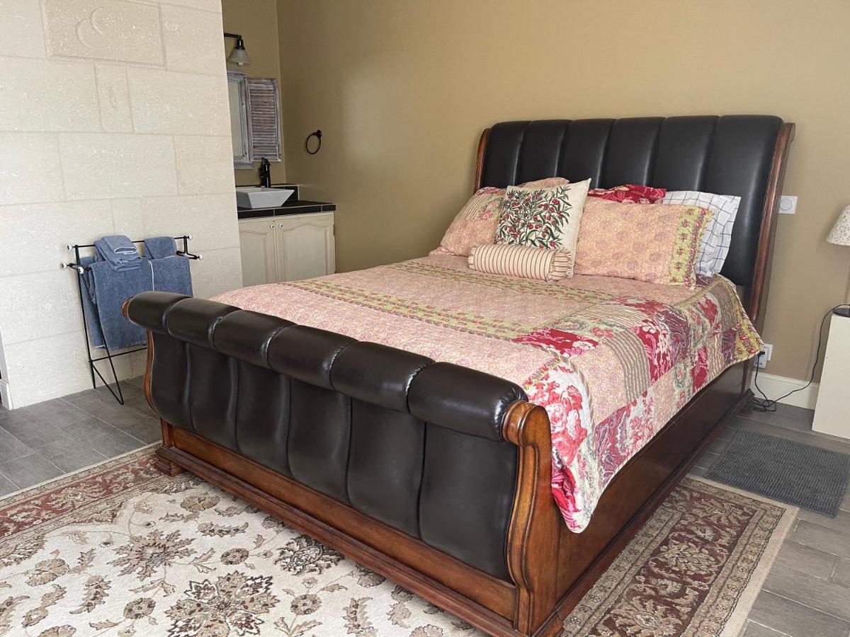 Bed and Breakfast Chateau Couchebout Pugnac Екстер'єр фото